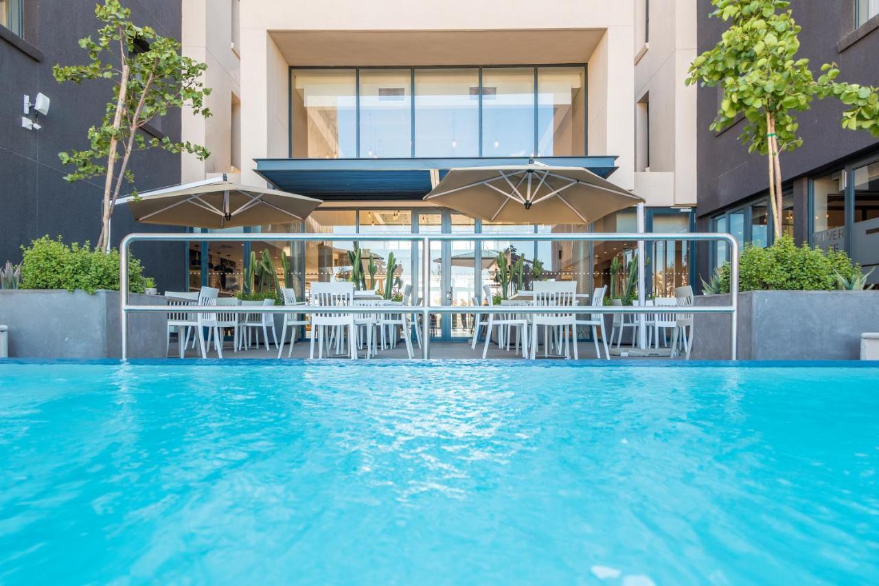 Town Lodge Windhoek, Namibia Экстерьер фото