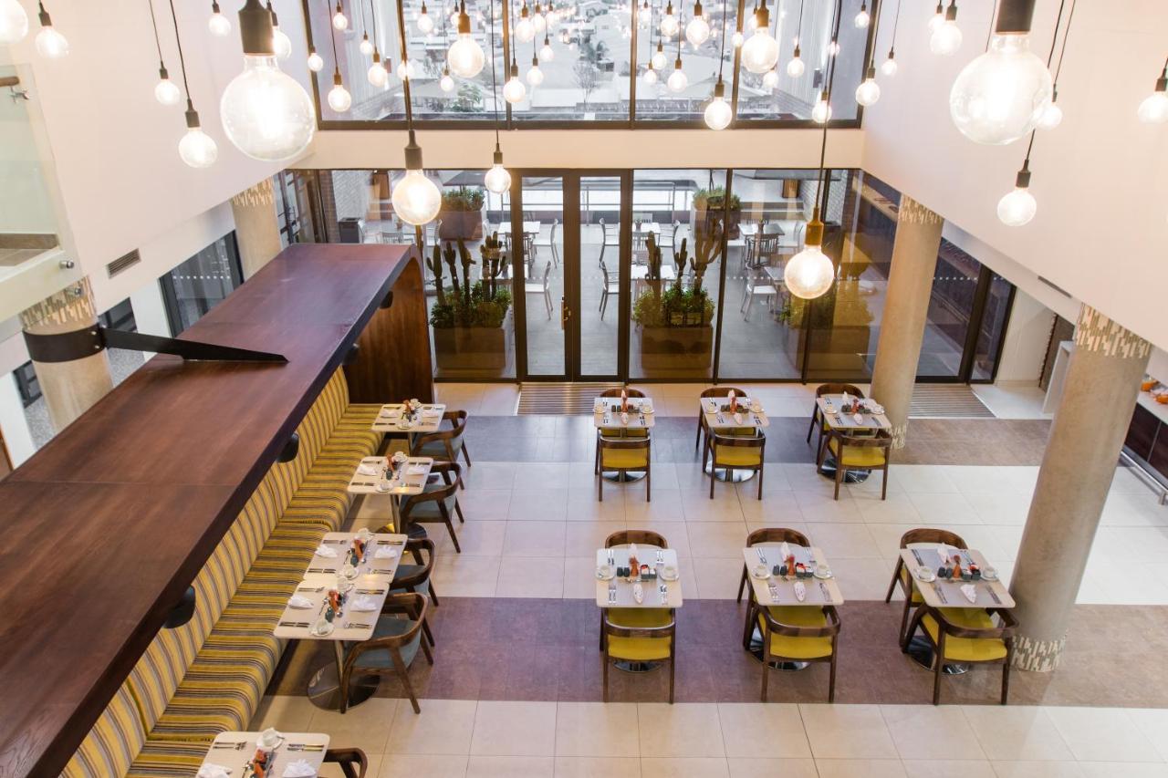 Town Lodge Windhoek, Namibia Экстерьер фото