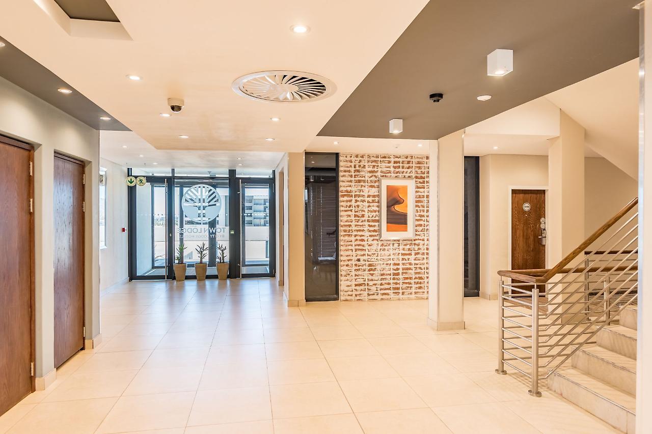 Town Lodge Windhoek, Namibia Экстерьер фото